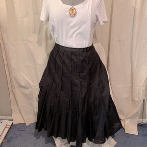 $3/20 NWT Nue Options Black Full A-Line Skirt